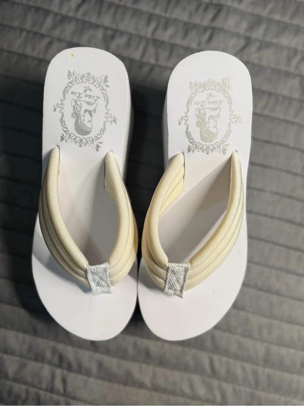 Platform Wedge Flip-Flop Sandals in Cream/ 6.5/37